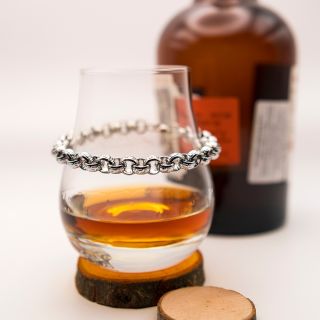 Mezinárodní den mužů 👨 Mezinárodní den mužů se blíží – 19. listopad patří všem mužům kolem nás. 🎉 Udělejte tomu svému...